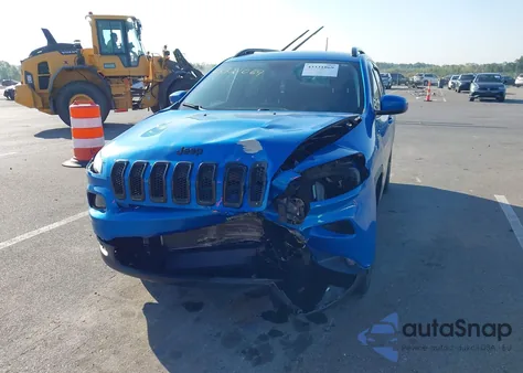 2018 Jeep Cherokee Latitude 4X4 z USA, uszkodzony, nr VIN 1C4PJMCB3JD588499